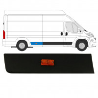 Prydnadslist skyddslist sidovägg bak med lampa för Fiat Ducato 2018- / Höger 7794