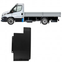 Prydnads Skyddslist för stolpe för Iveco Daily 2014-2019 / Vänster 11977