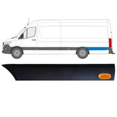 Prydnadslist sidovägg skyddslister med lampa för Mercedes Sprinter 2018- / Vänster / Set 12971