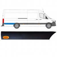 Prydnadslist sidovägg skyddslister med lampa för Mercedes Sprinter 2018- / Höger / Set 12970